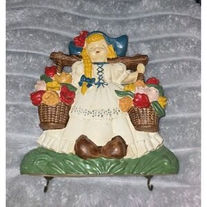 VINTAGE CHALKWARE POT HOLDER HANGER‎ - HOLLAND / SWEDISH GIRL